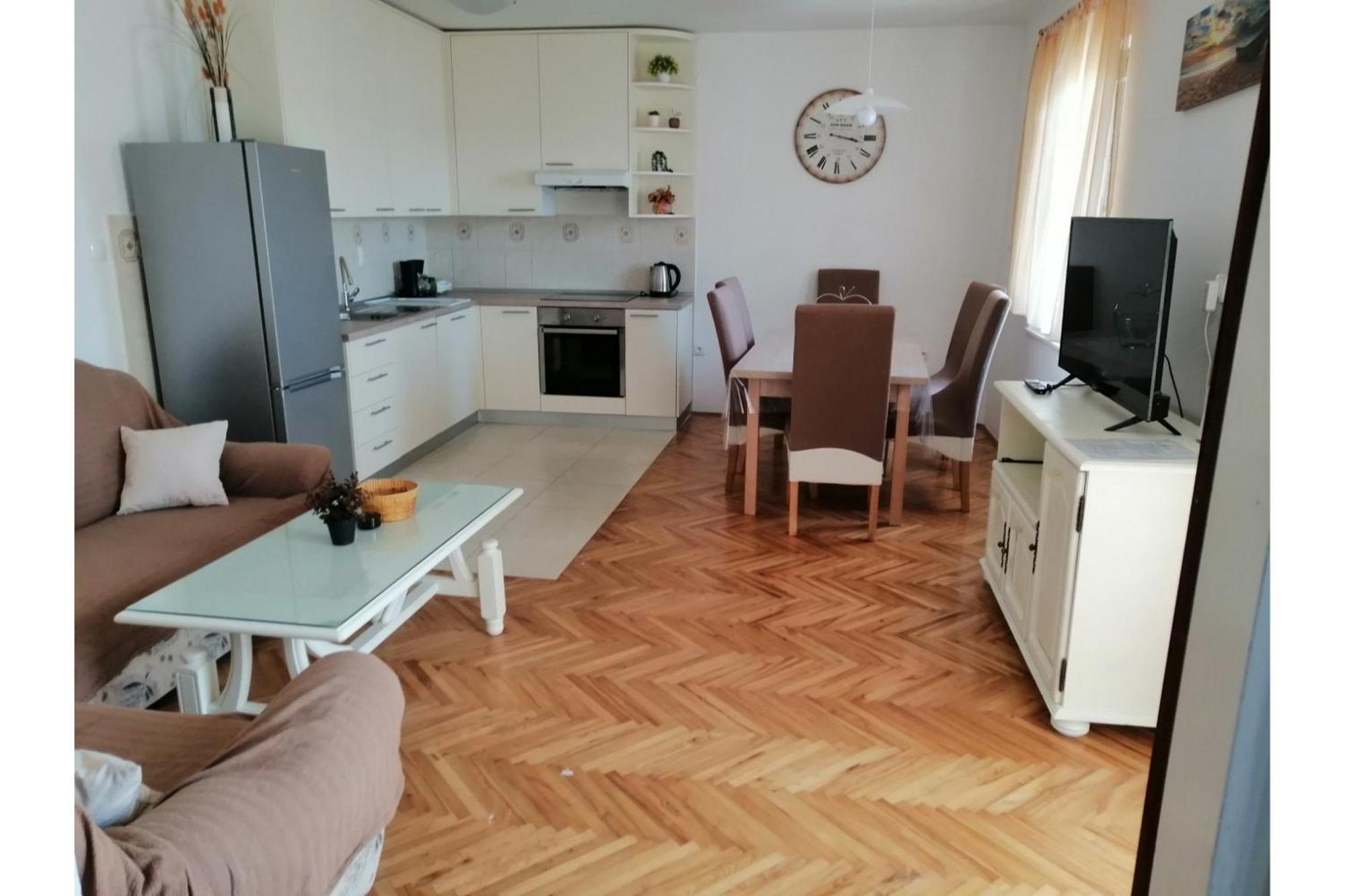 Apartments Njaco Ražanac Esterno foto