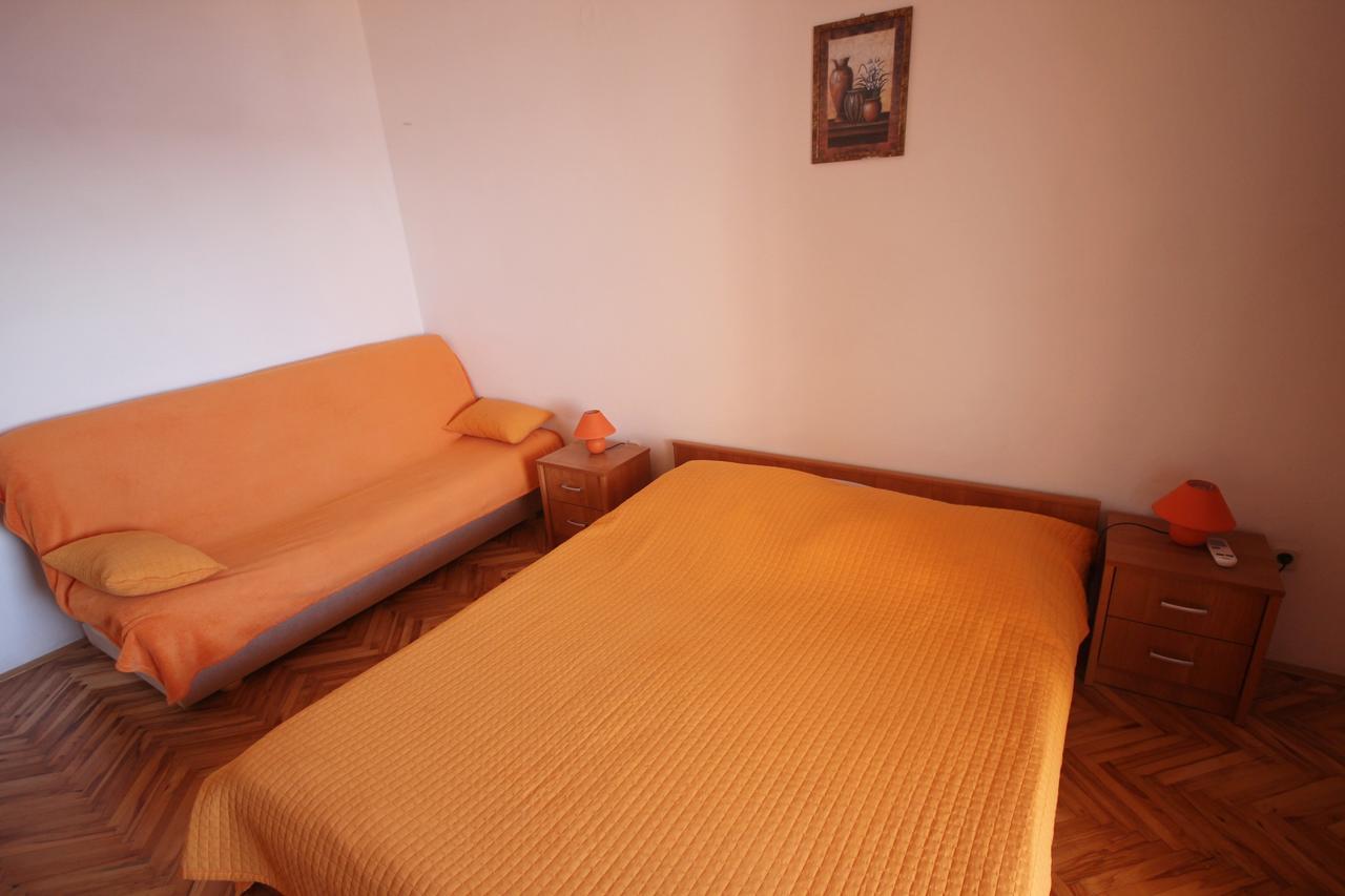 Apartments Njaco Ražanac Esterno foto